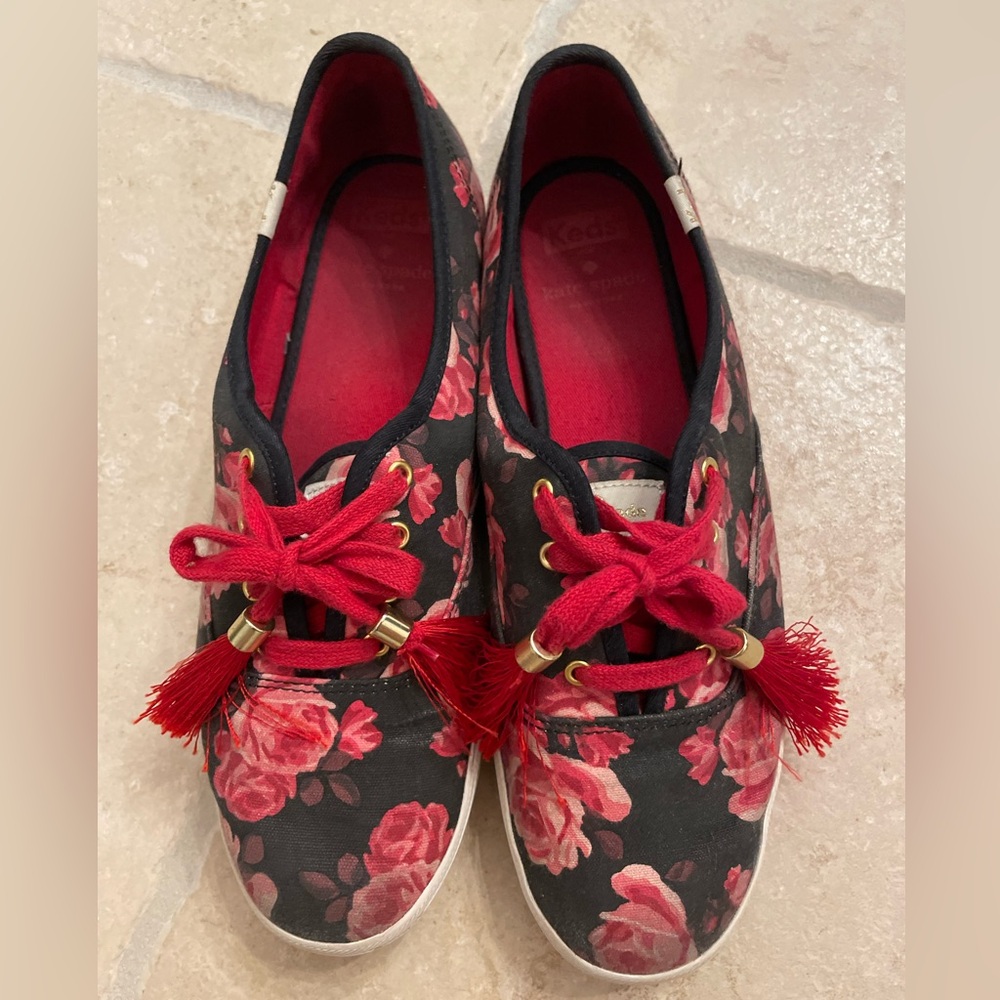 Kate Spade Keds Women's Floral Sneakers in Black and Red/Pink